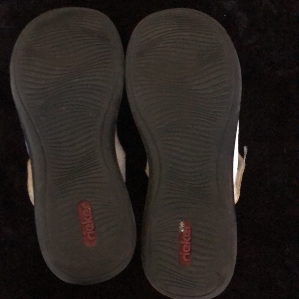 Shoes - Picture 5 of 9